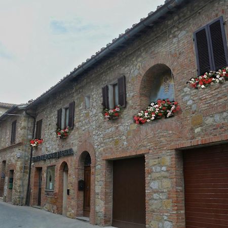 La Fraternita Villa Montefollonico ภายนอก รูปภาพ